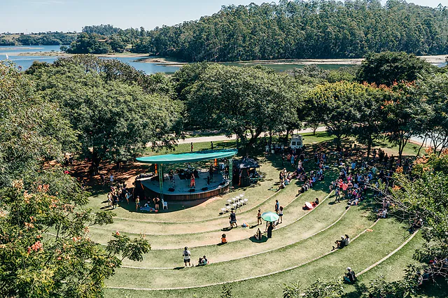 Fotos aéreas com drone em Salto: evento ao ar livre no parque