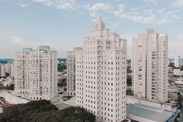 Fotos aéreas com drone em Vinhedo: condomínio de torres residenciais